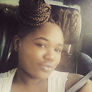 Meet your Posher, Katina